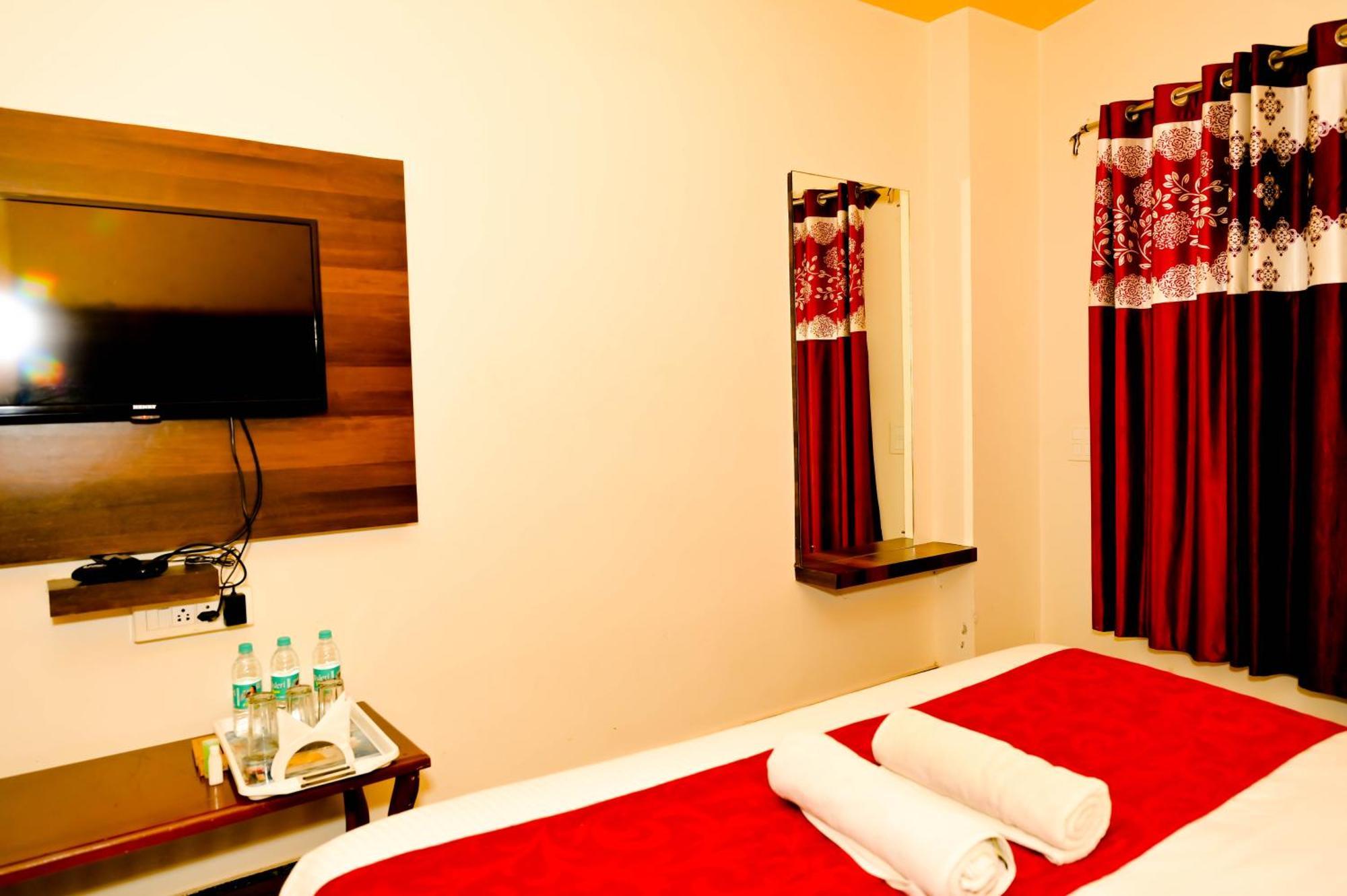Townhouse Mk Hotel Chikmagalur Ngoại thất bức ảnh