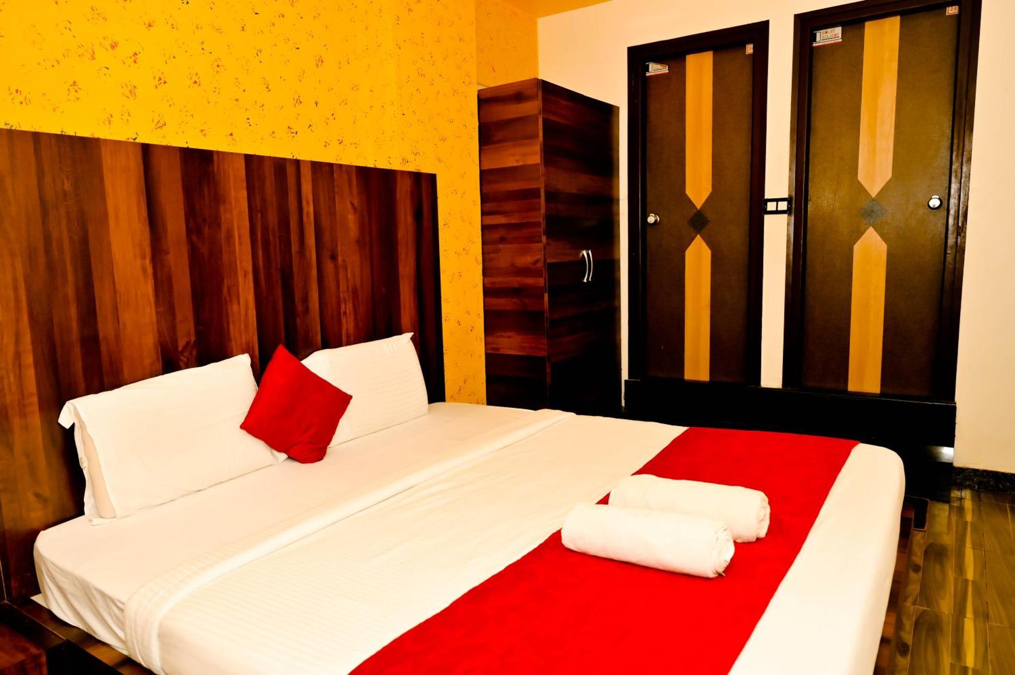 Townhouse Mk Hotel Chikmagalur Ngoại thất bức ảnh