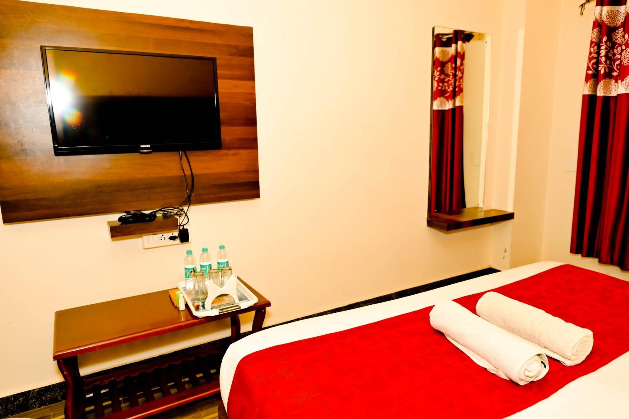 Townhouse Mk Hotel Chikmagalur Ngoại thất bức ảnh