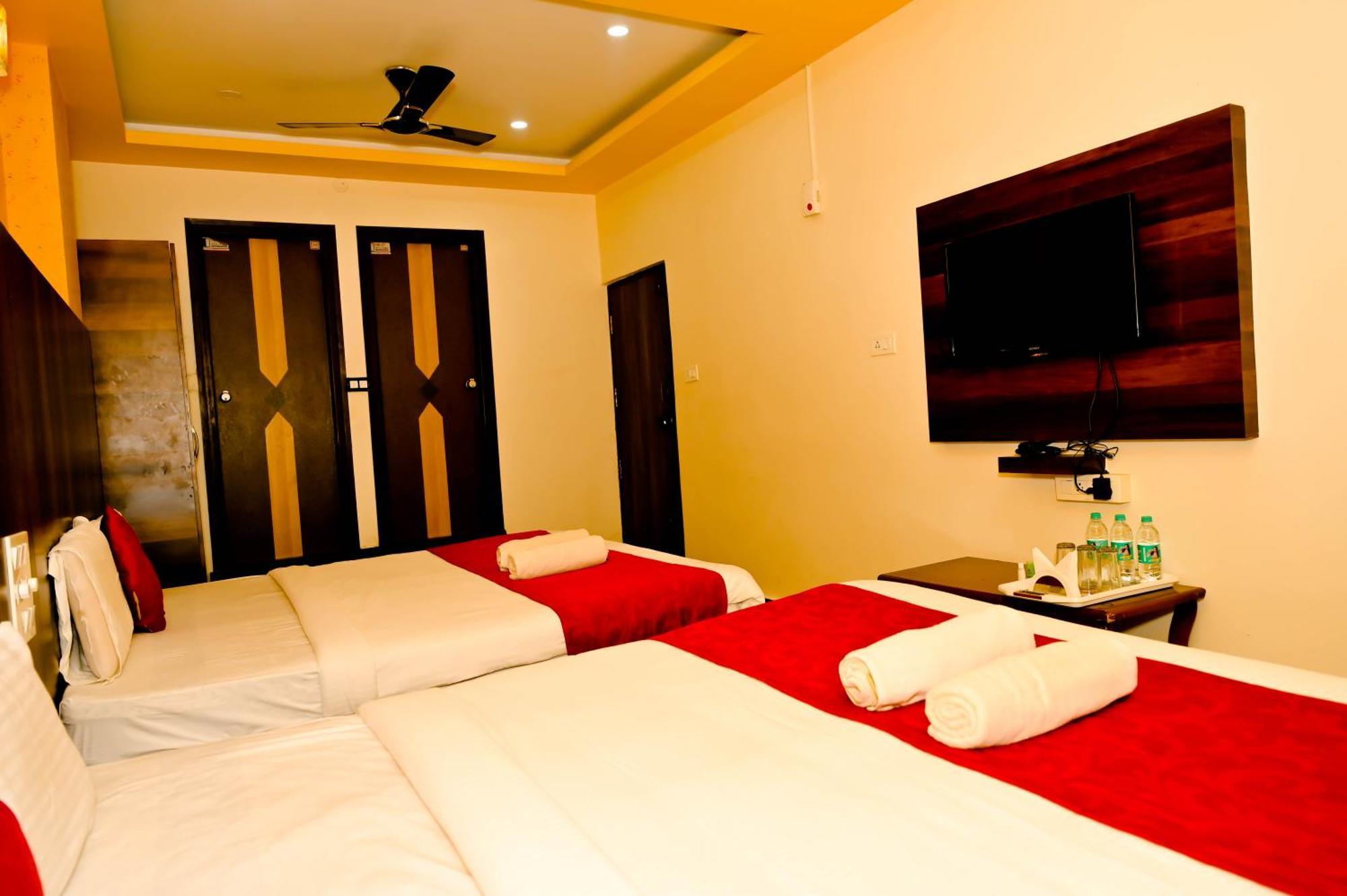 Townhouse Mk Hotel Chikmagalur Ngoại thất bức ảnh