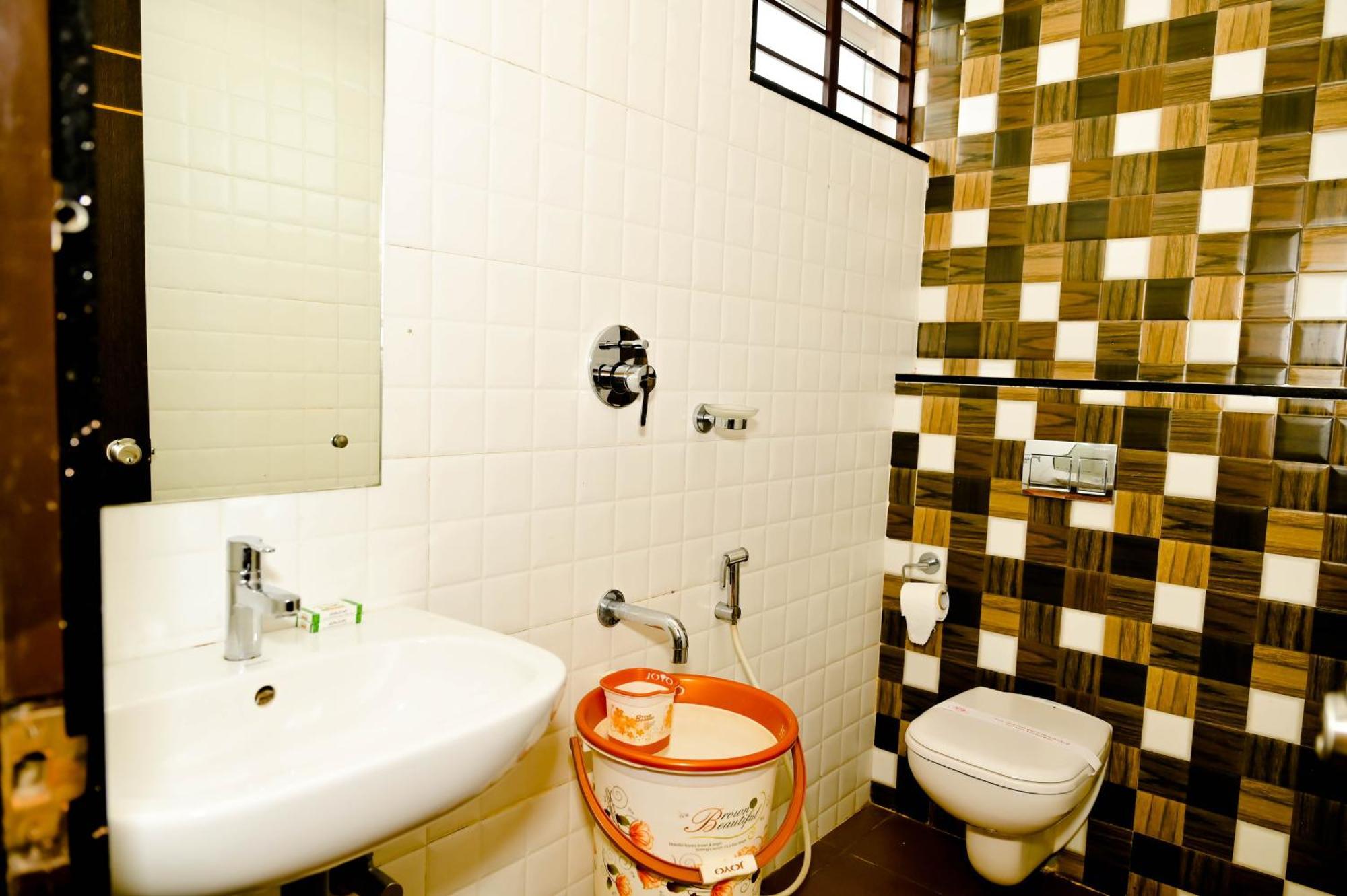 Townhouse Mk Hotel Chikmagalur Ngoại thất bức ảnh