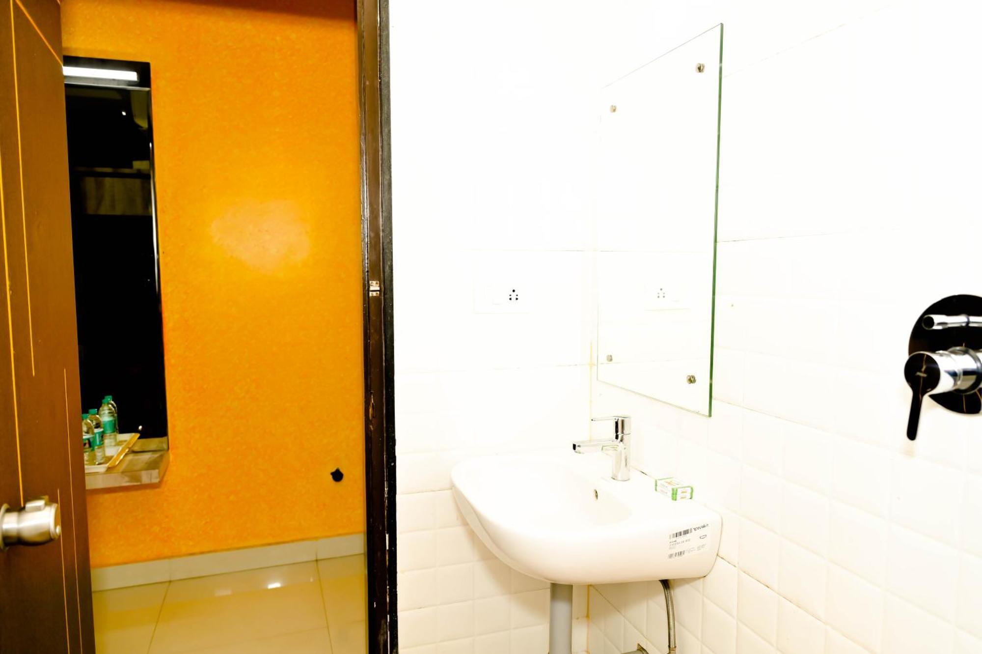 Townhouse Mk Hotel Chikmagalur Ngoại thất bức ảnh