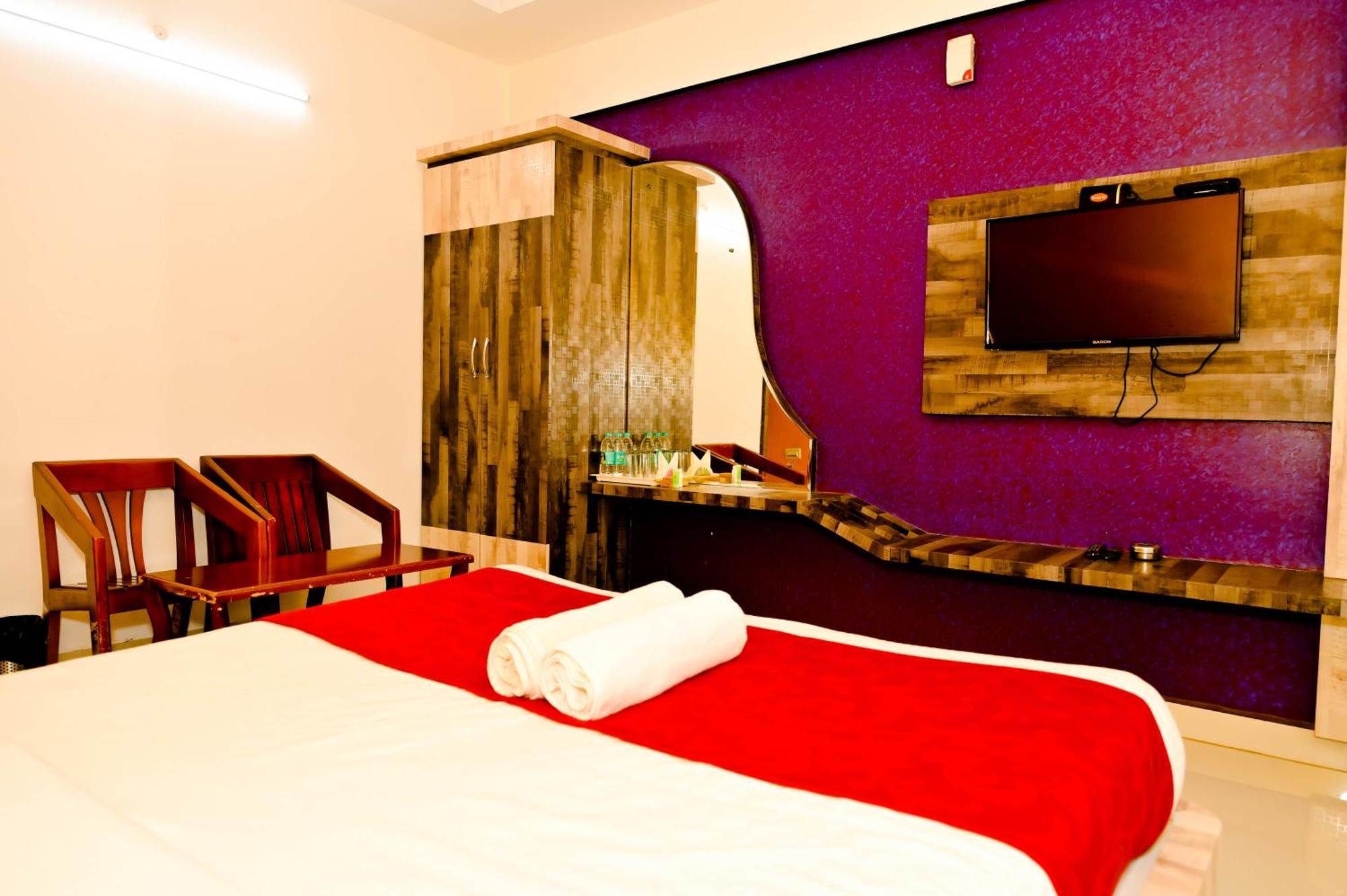 Townhouse Mk Hotel Chikmagalur Ngoại thất bức ảnh