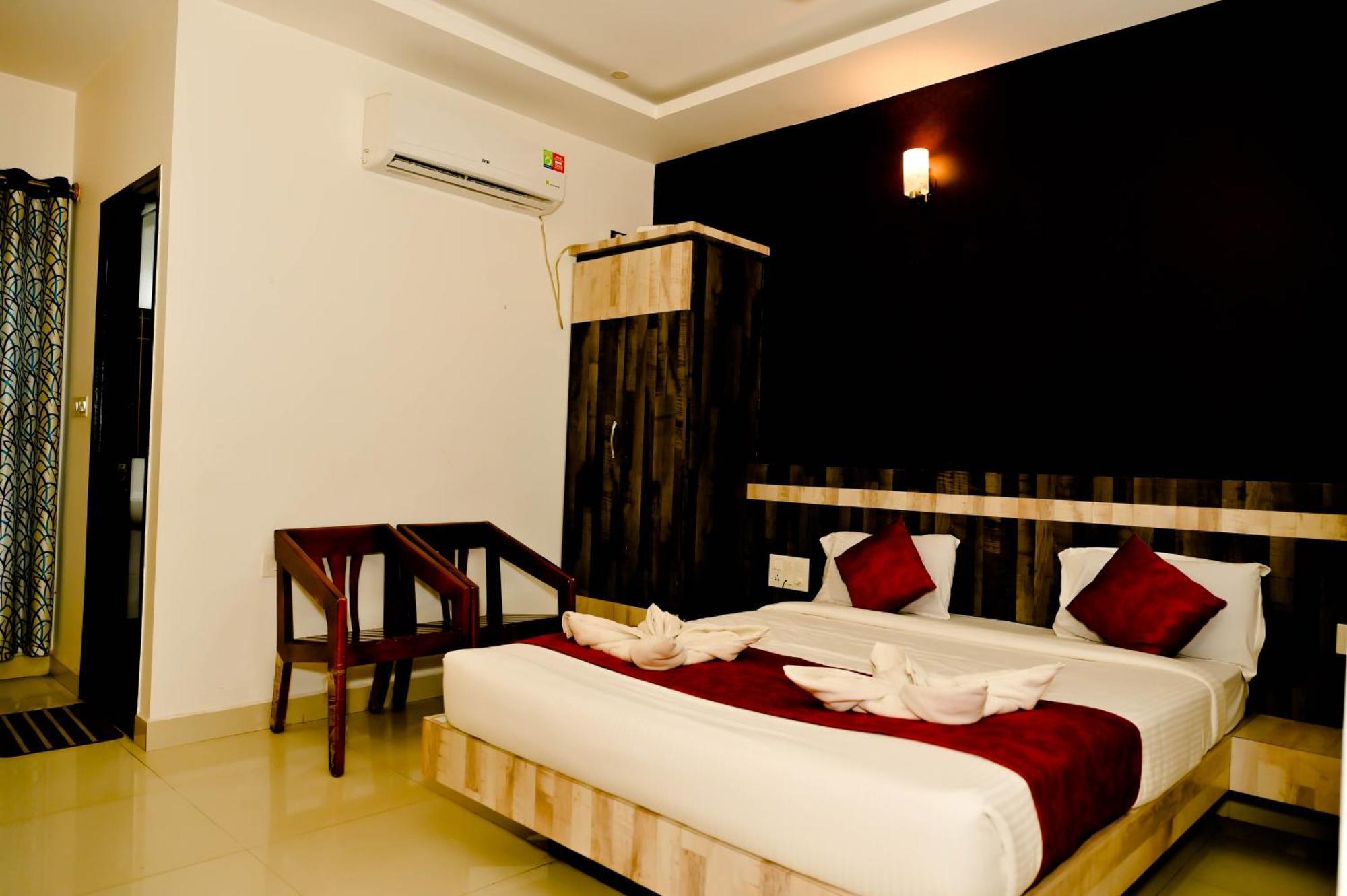 Townhouse Mk Hotel Chikmagalur Ngoại thất bức ảnh