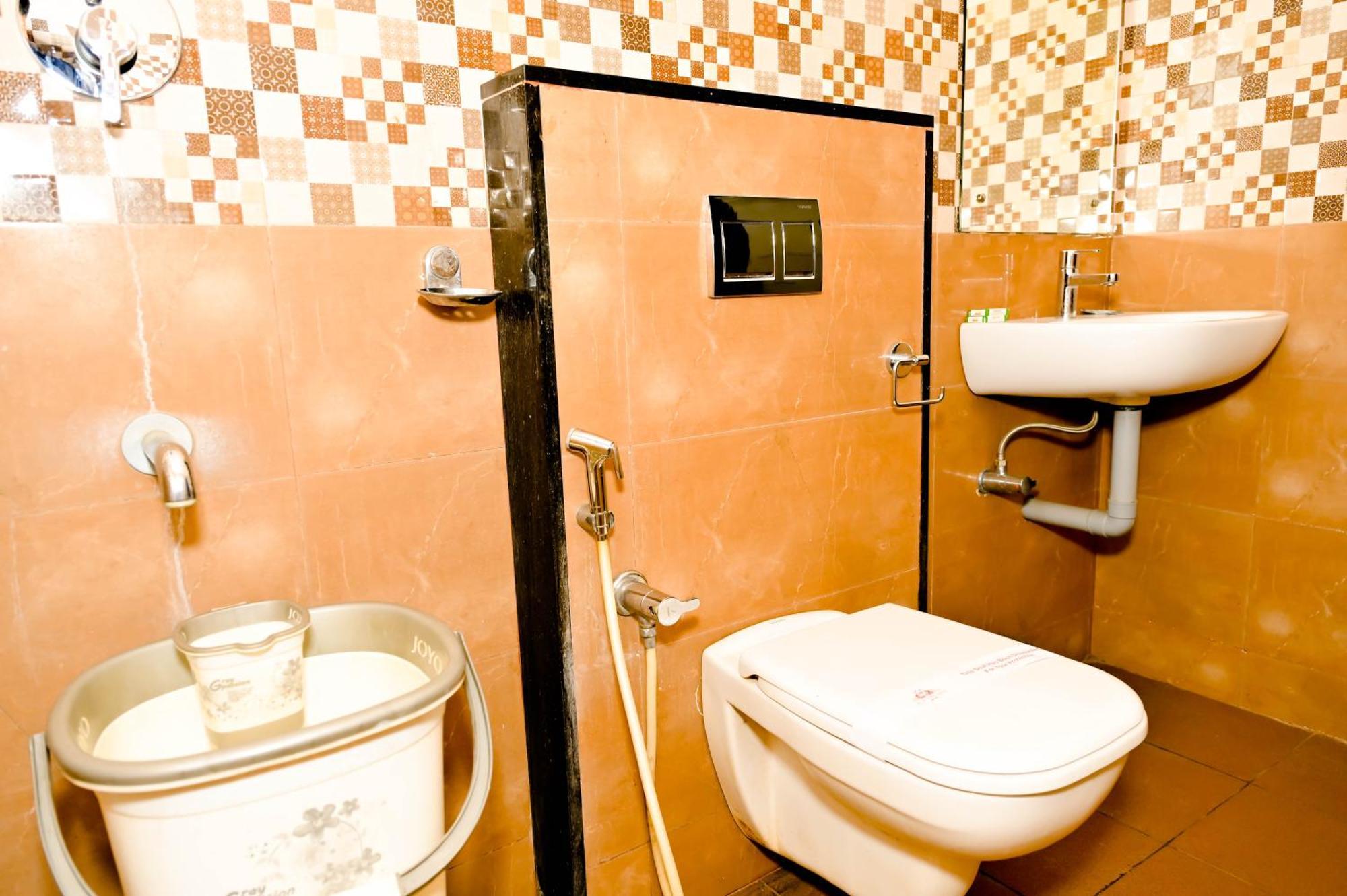 Townhouse Mk Hotel Chikmagalur Ngoại thất bức ảnh