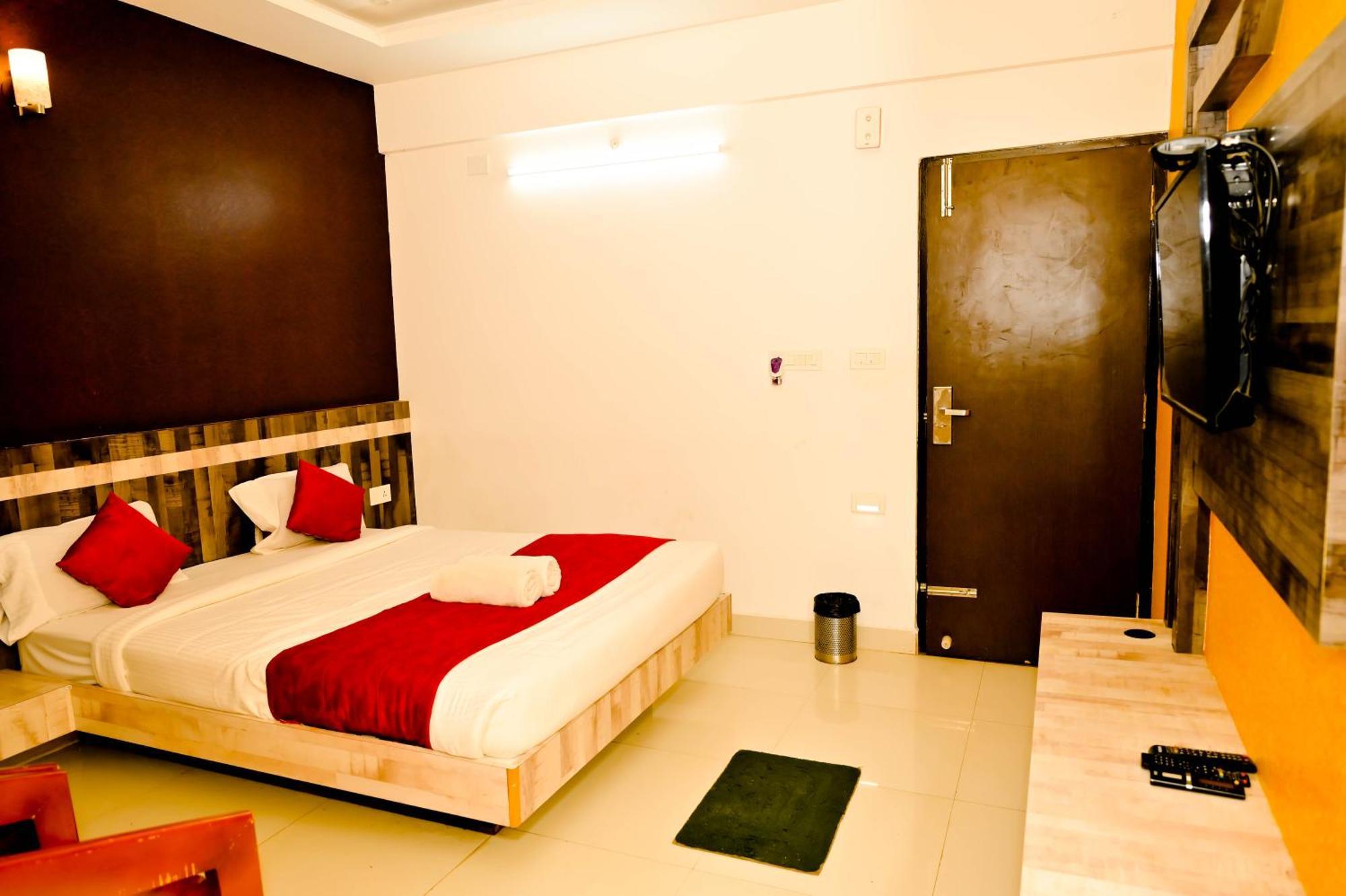 Townhouse Mk Hotel Chikmagalur Ngoại thất bức ảnh
